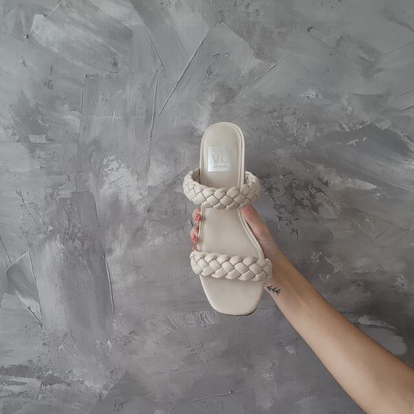 Dolce Vita Sandals, Size 7. - Picture 3 of 3